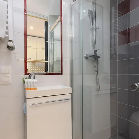 Cozy For 3 Guests Near Centrum Praskie Koneser By Renters